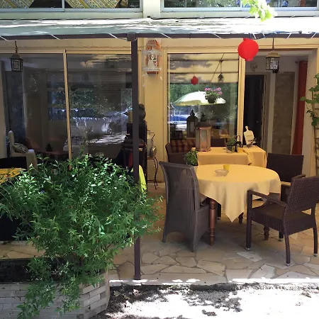 Les Palettes Πανσιόν 3*